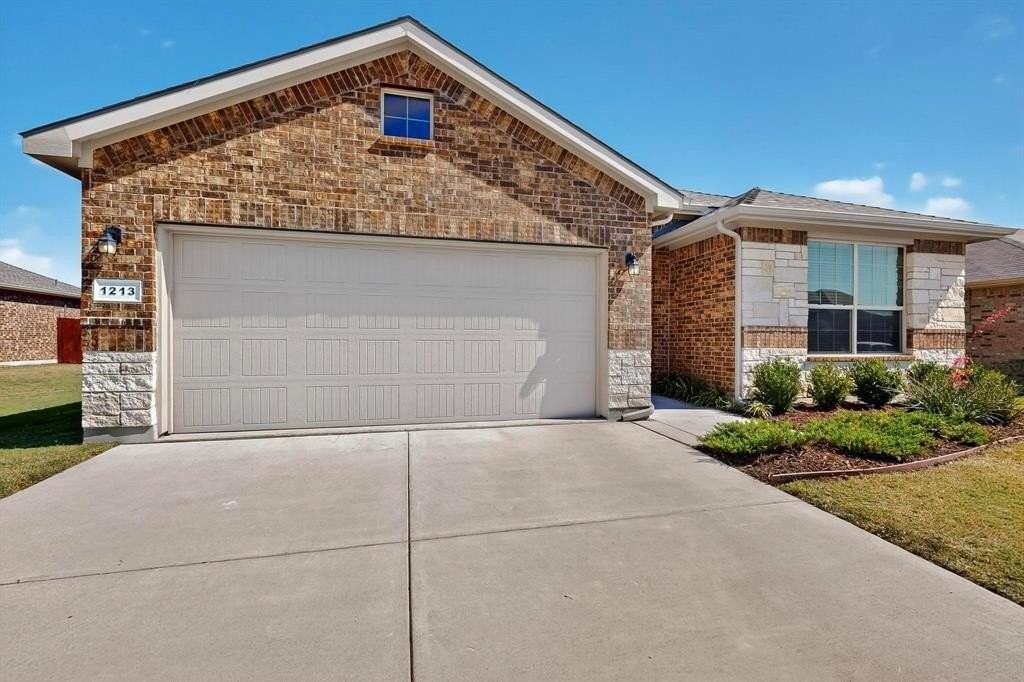 1213 Pacifica Trl - Photo 2 of 31