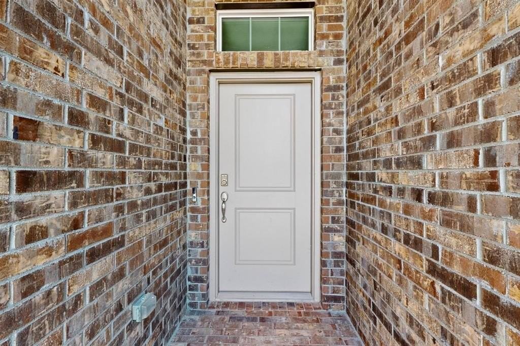 1213 Pacifica Trl - Photo 4 of 31