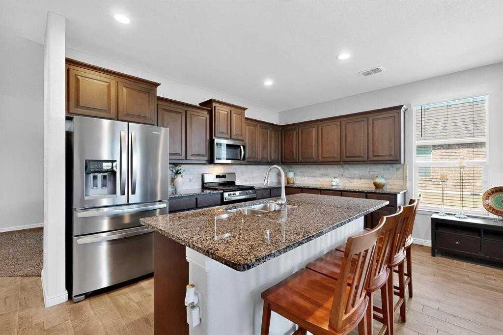 1213 Pacifica Trl - Photo 5 of 31