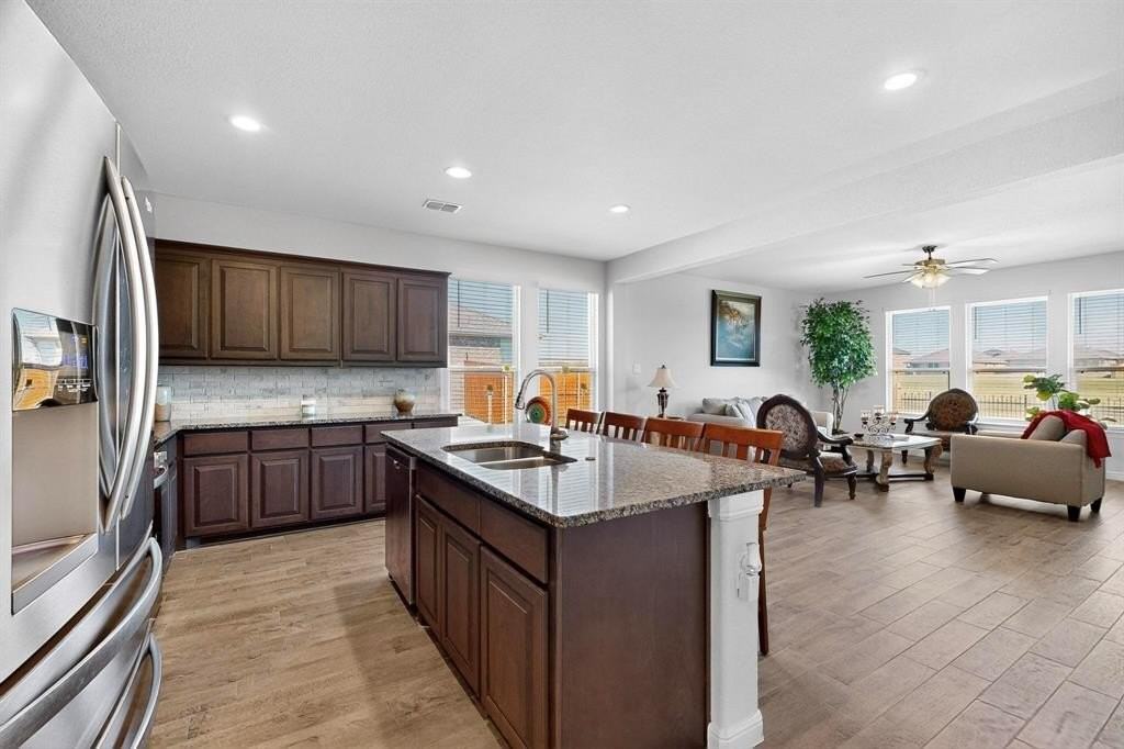 1213 Pacifica Trl - Photo 6 of 31