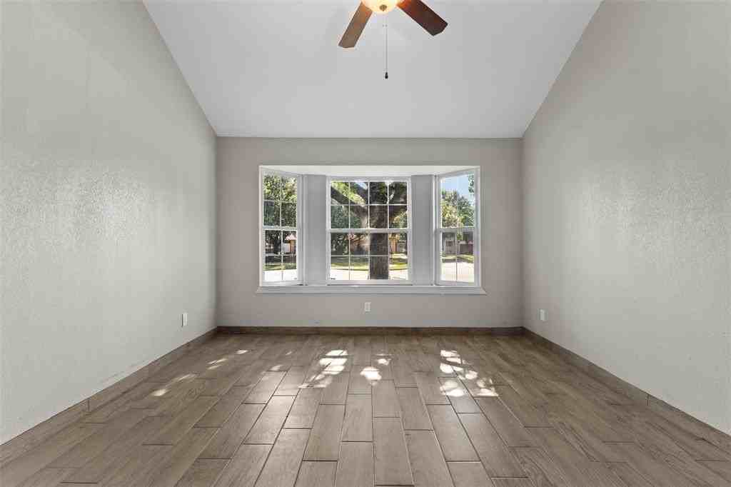 2115 Chatham Square Ct - Photo 4 of 25