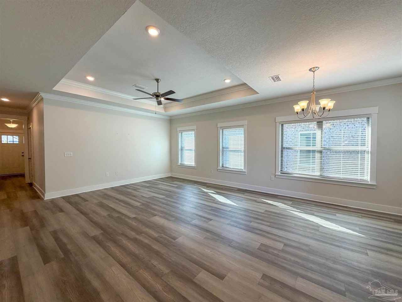 7429 Jamesville Rd - Photo 5 of 25