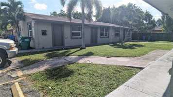 featured image of 2770 Nw 14th Ct #1B