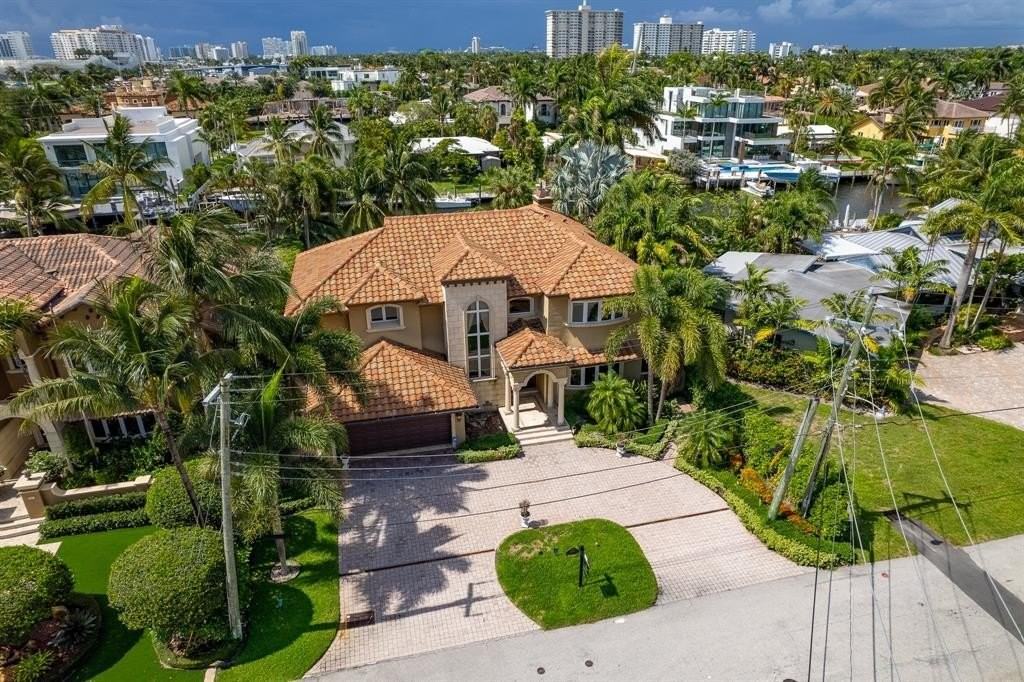 2626 Barcelona Dr - Photo 3 of 30