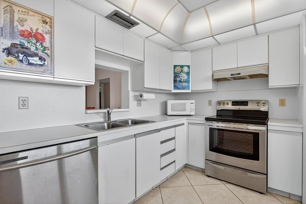 3204 Portofino Pt #D4 - Photo 3 of 29