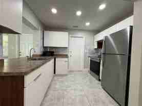 6712 Nw 60th St - Photo 1 of 1