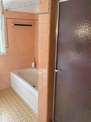 16182 Greenview Ave - Photo 4 of 9