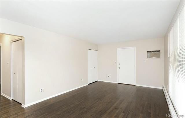 3314 Greenfield Rd #9 - Photo 3 of 11