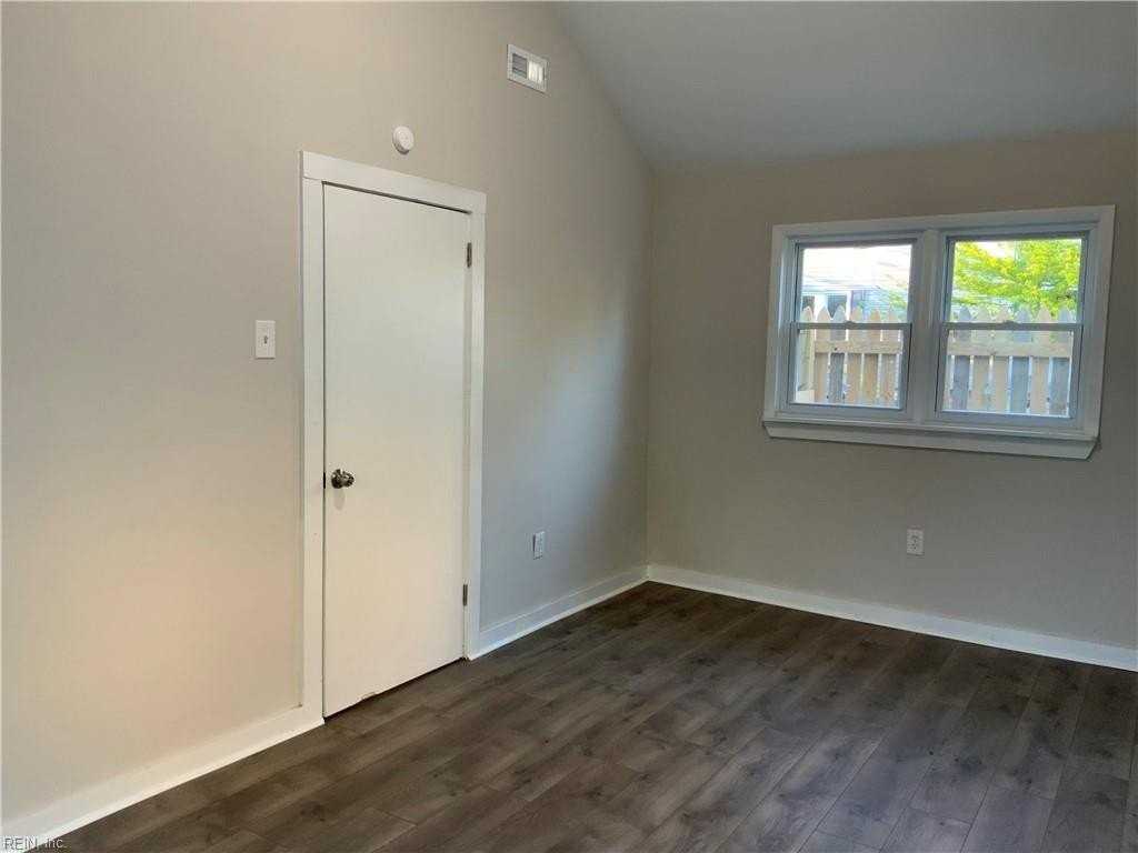 3038 Somme Ave - Photo 2 of 6