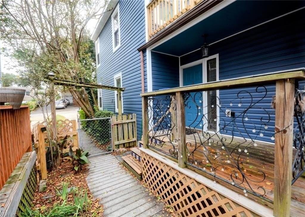 4539 Lauderdale Ave - Photo 3 of 46