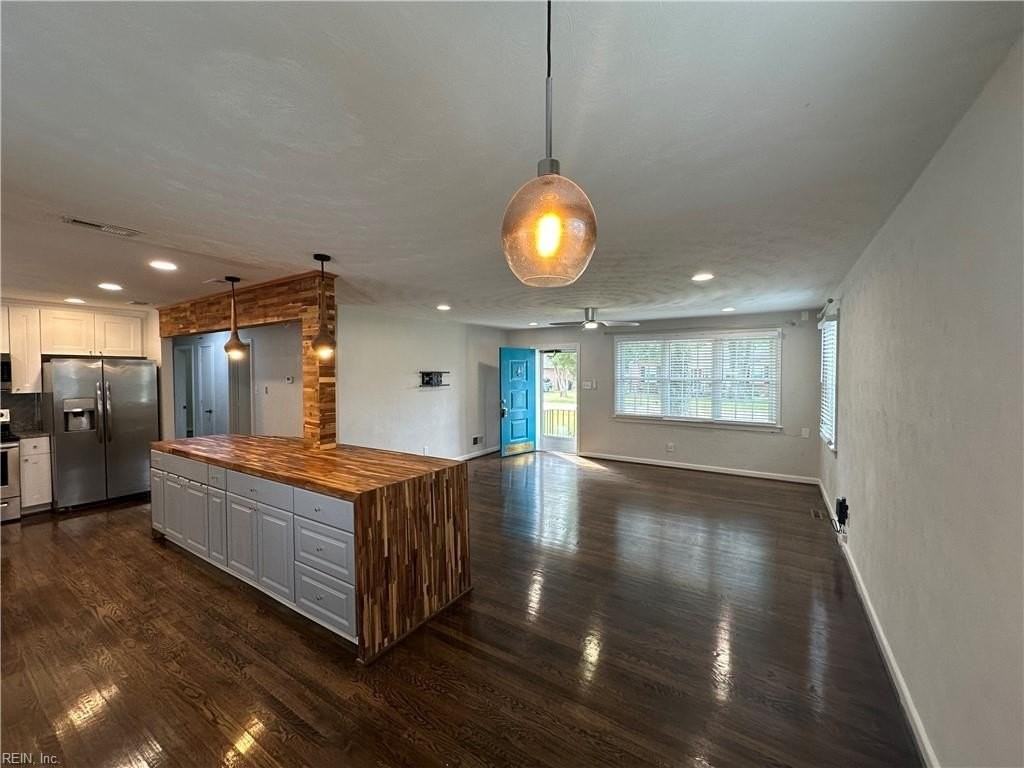 306 Kay Rd - Photo 3 of 31