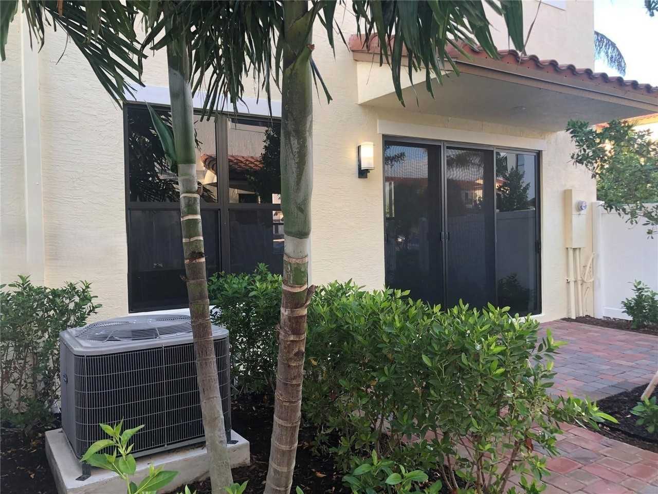 20901 Nw 1st Dr - Photo 3 of 8