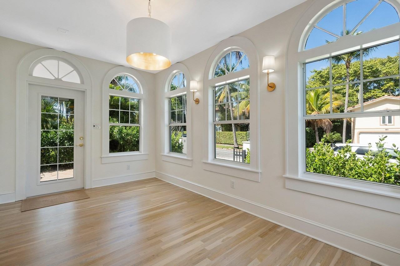 224 10th St - Photo 4 of 43