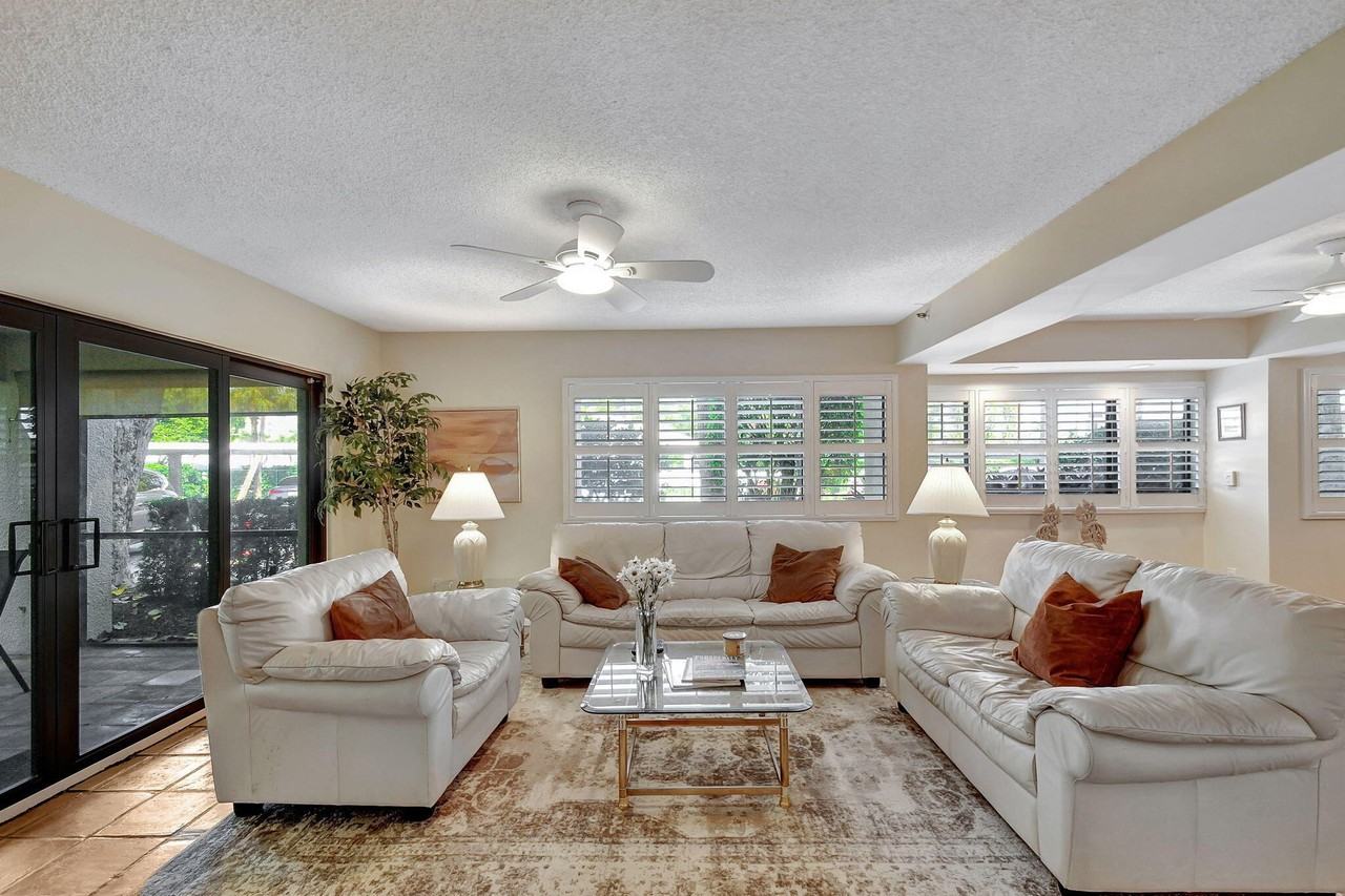 318 Oak Harbour Dr #318 - Photo 3 of 50