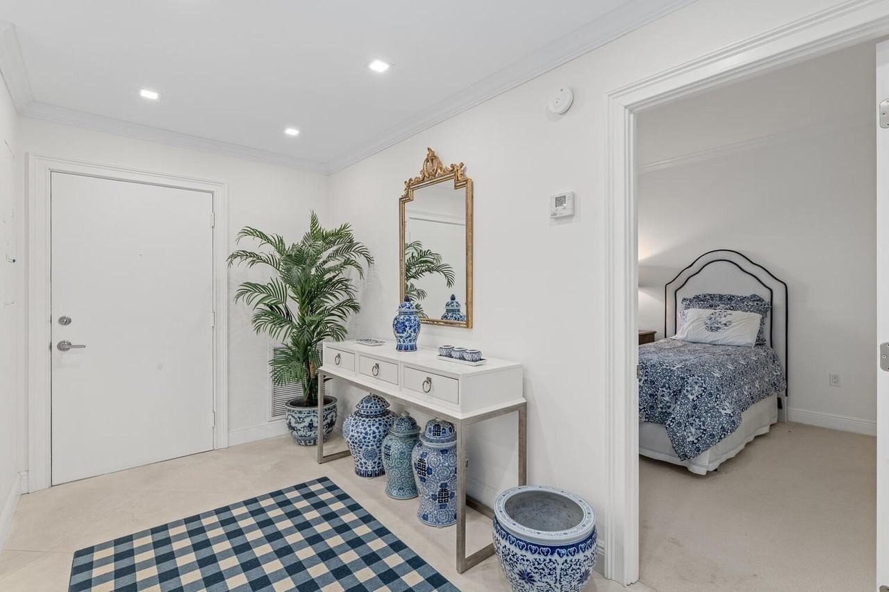 127 Peruvian Ave #302 - Photo 4 of 50