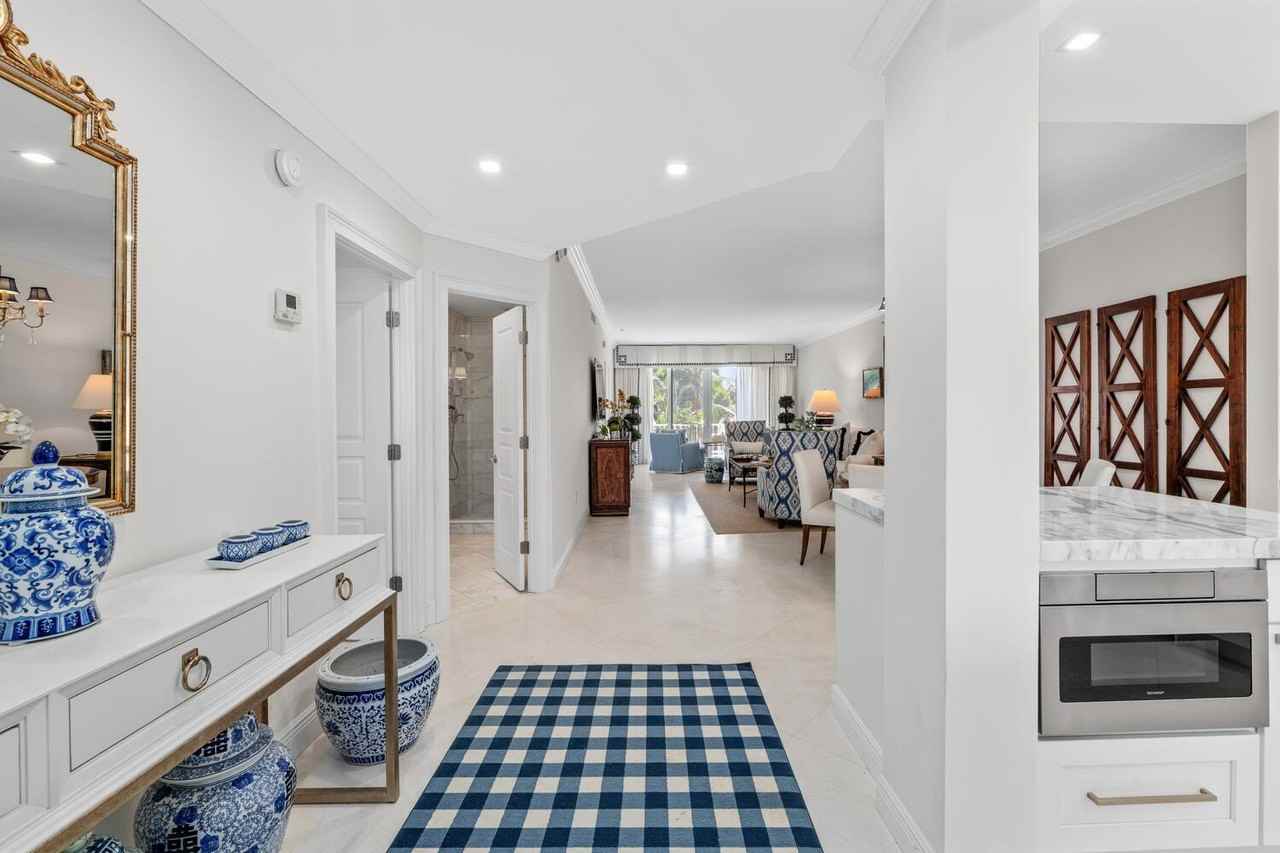 127 Peruvian Ave #302 - Photo 7 of 50