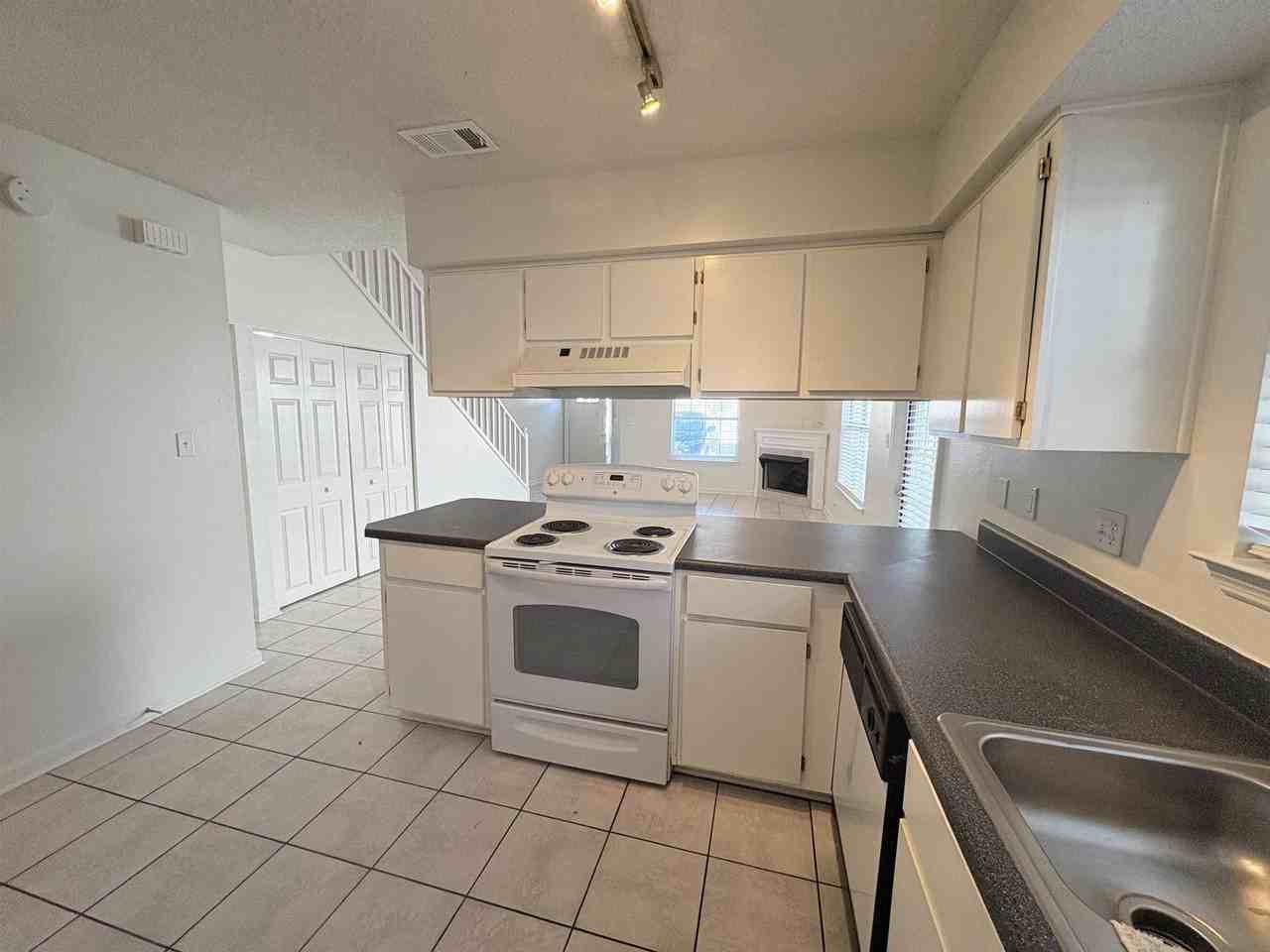 2507 Golden Park Lane - Photo 6 of 14