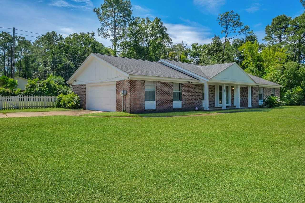 2613 Killarney Way - Photo 4 of 44