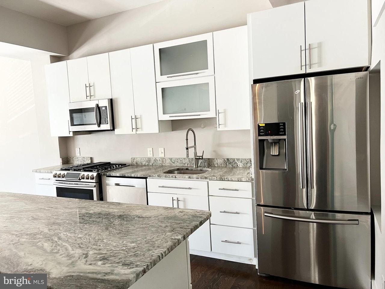 1620 E St Ne Apt 3 #3 - Photo 7 of 26