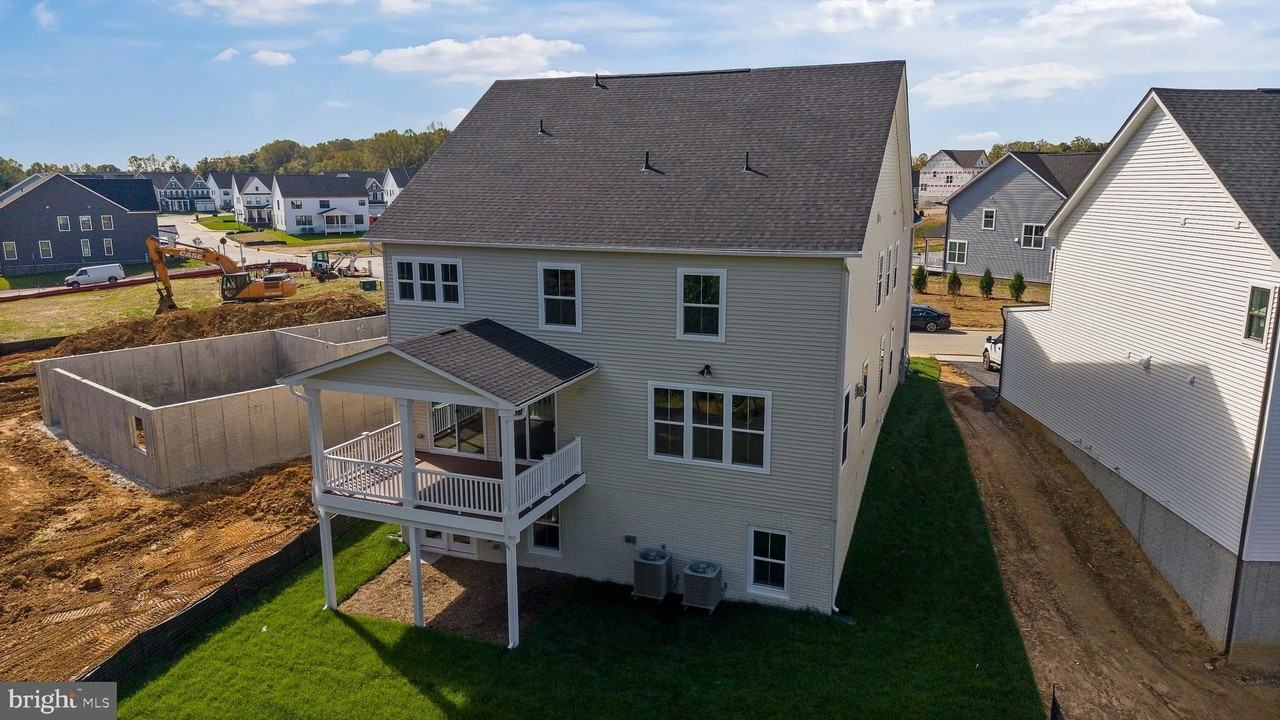 1448 Lavender Cliff Way - Photo 4 of 50