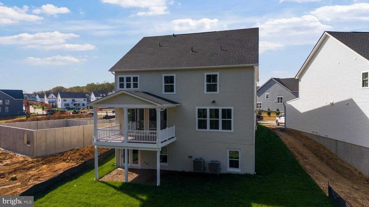 1448 Lavender Cliff Way - Photo 5 of 50