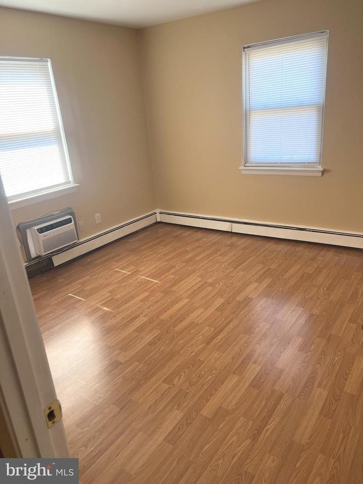 4001 29th St Apt 202 #202 - Photo 3 of 7