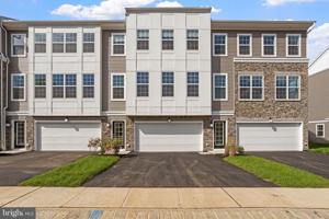 featured image of 142 Ada Hightower Ave