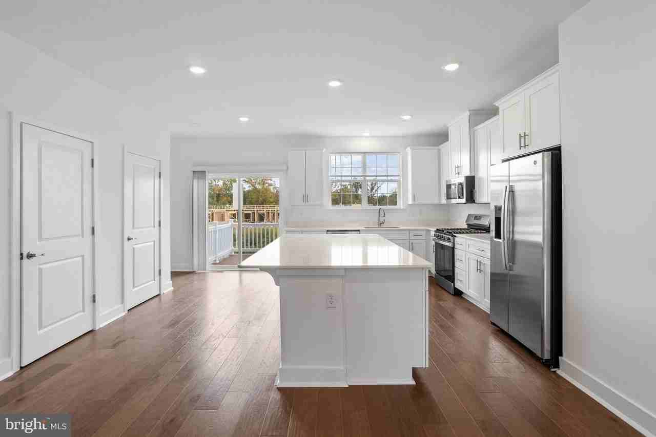 142 142 ADA HIGHTOWER AVE - Photo 3 of 45