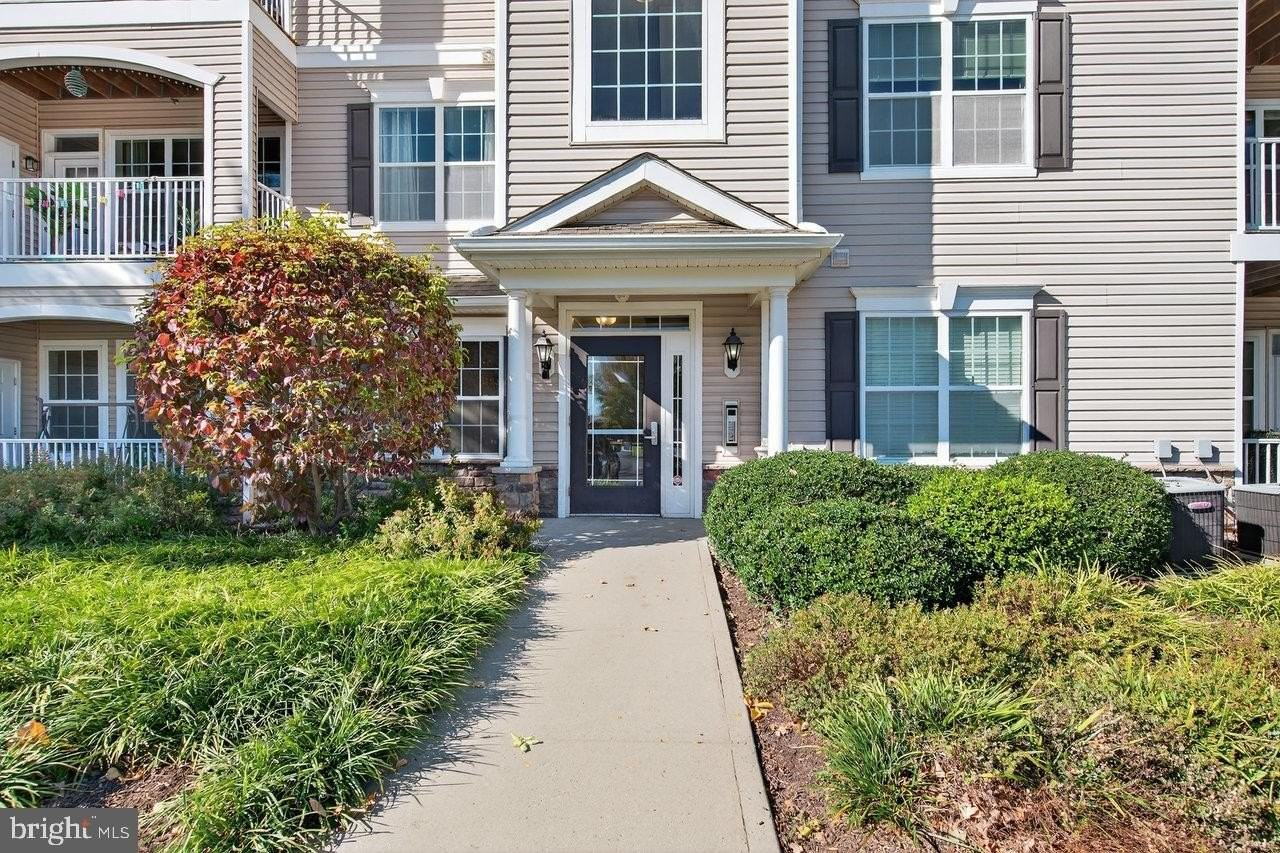 127 Timberlake Dr - Photo 2 of 15