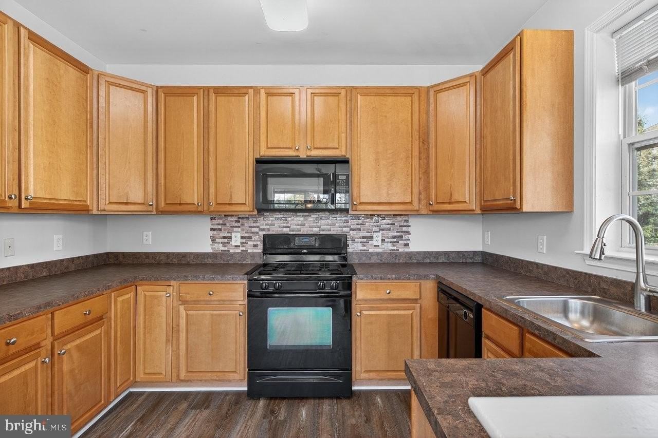 127 Timberlake Dr - Photo 4 of 15