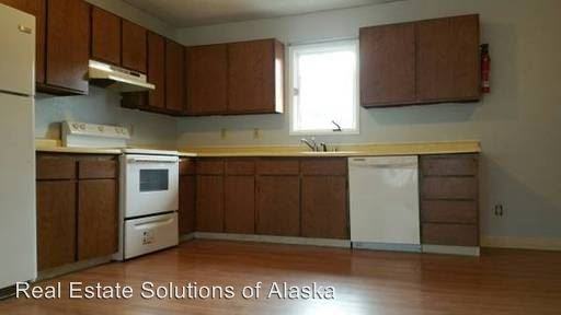 707 North Bunn - Photo 3 of 18