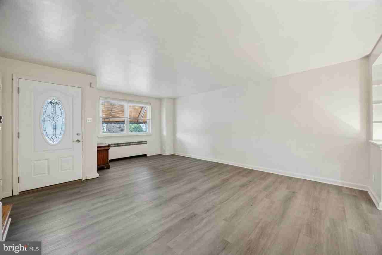 255 Sherbrook Blvd - Photo 2 of 14