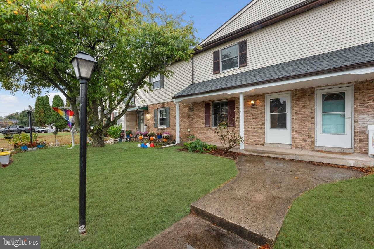 143 Thomas Dr - Photo 3 of 27