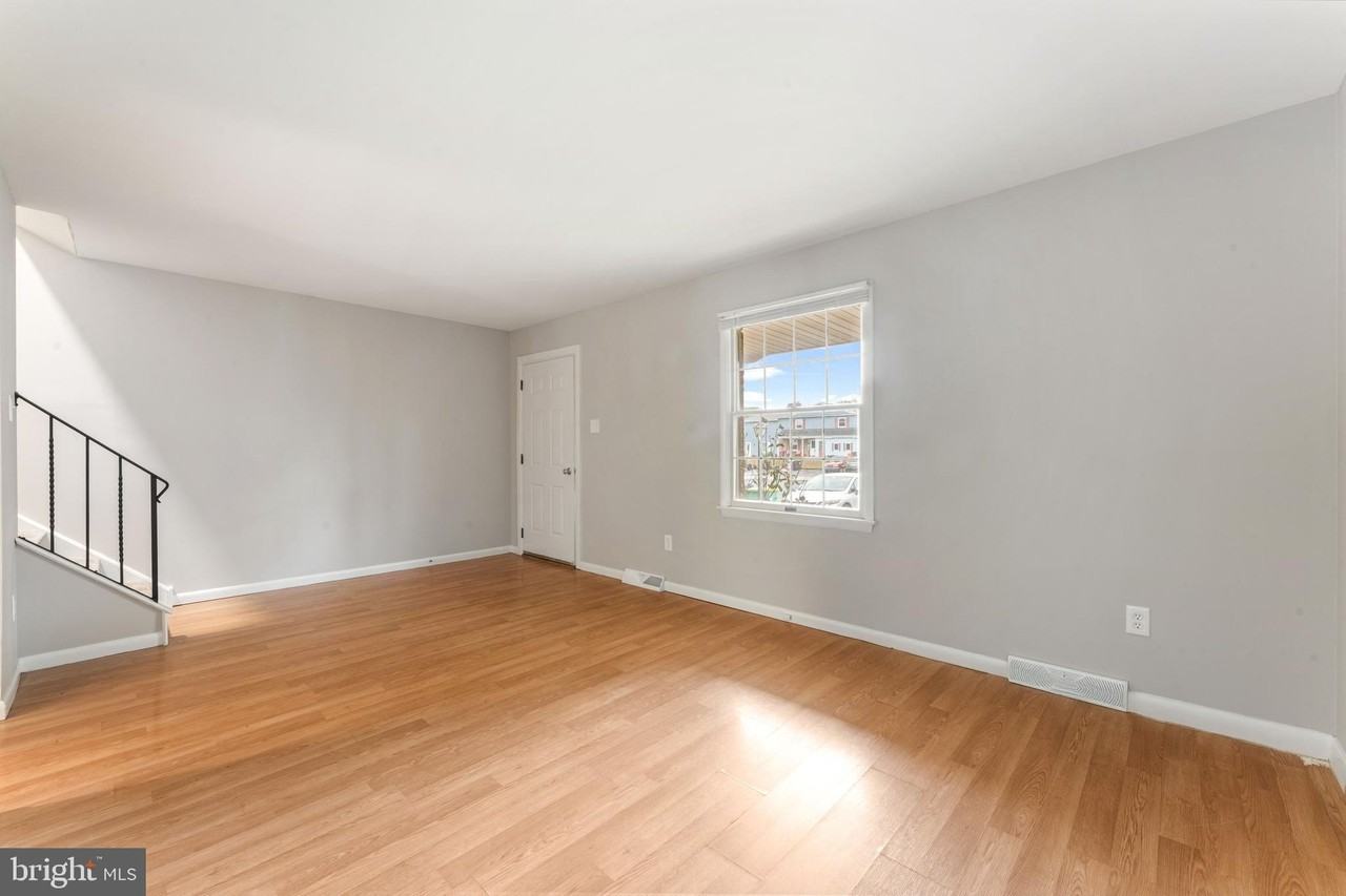 143 Thomas Dr - Photo 7 of 27