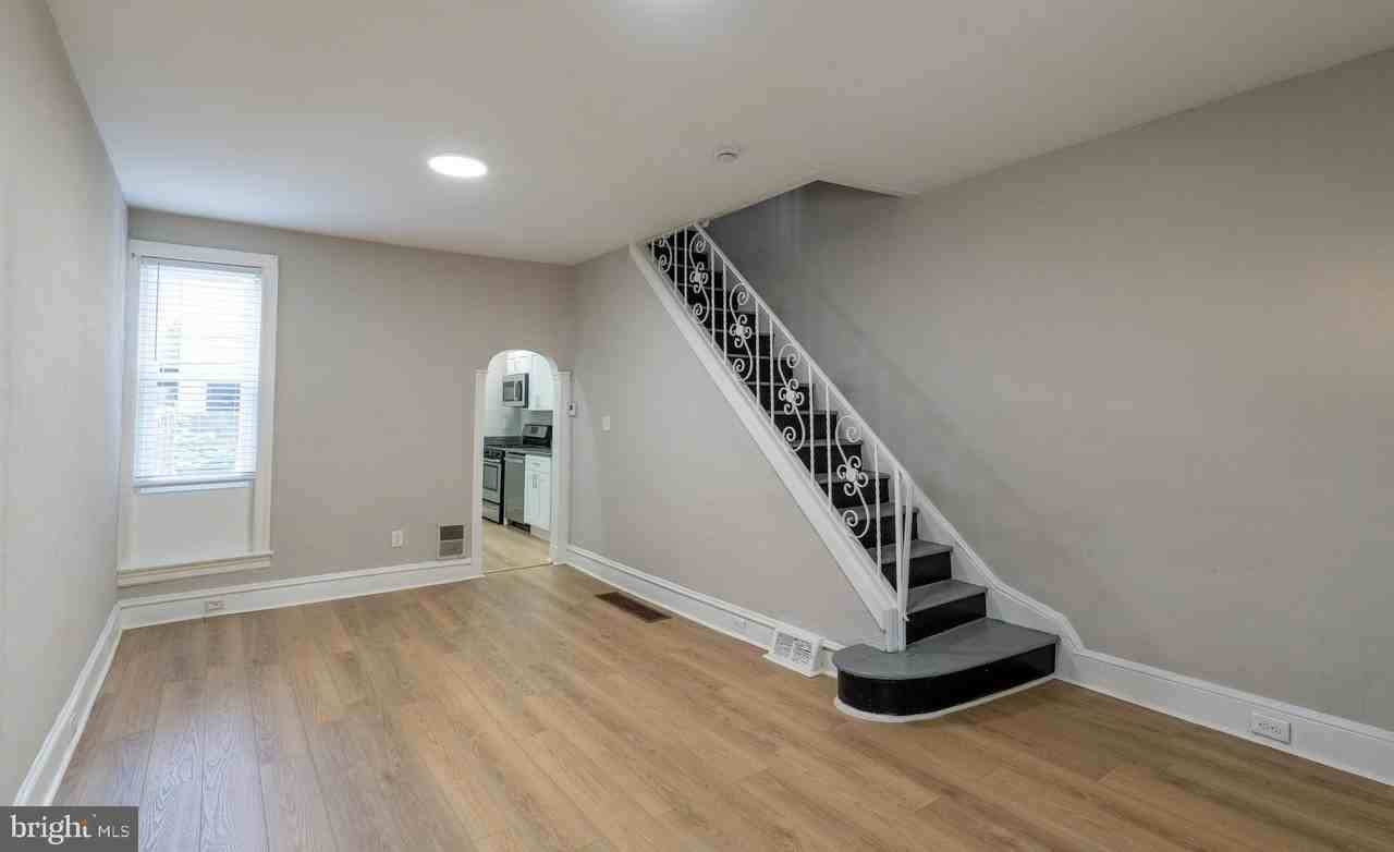 1645 S Etting St - Photo 3 of 23