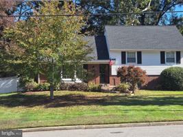 featured image of 8407 W Boulevard Dr