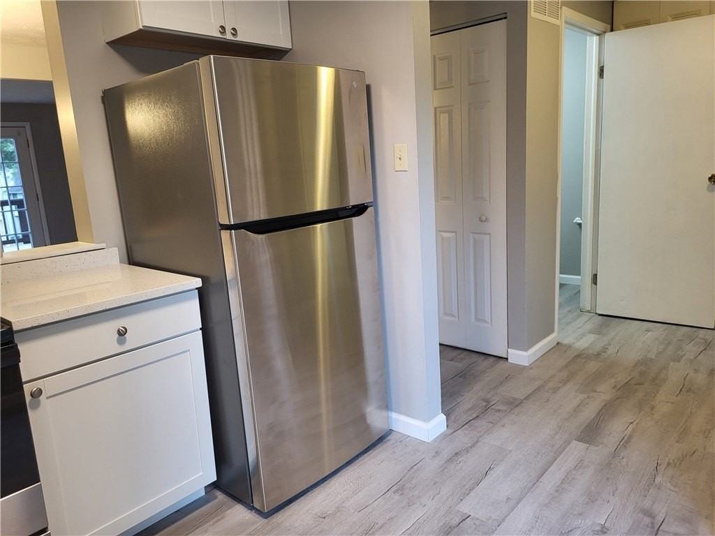 740 Wheatland Cir - Photo 4 of 17