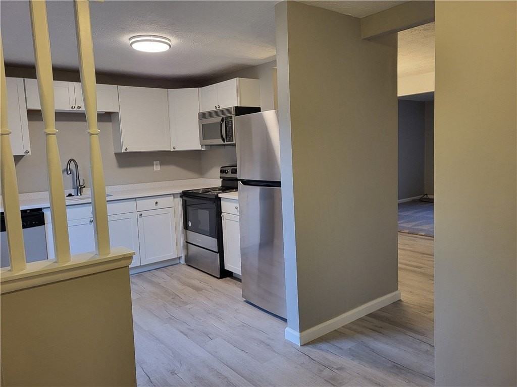 740 Wheatland Cir - Photo 5 of 17