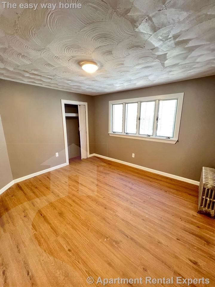 141 Albion Street #2 - Photo 4 of 14