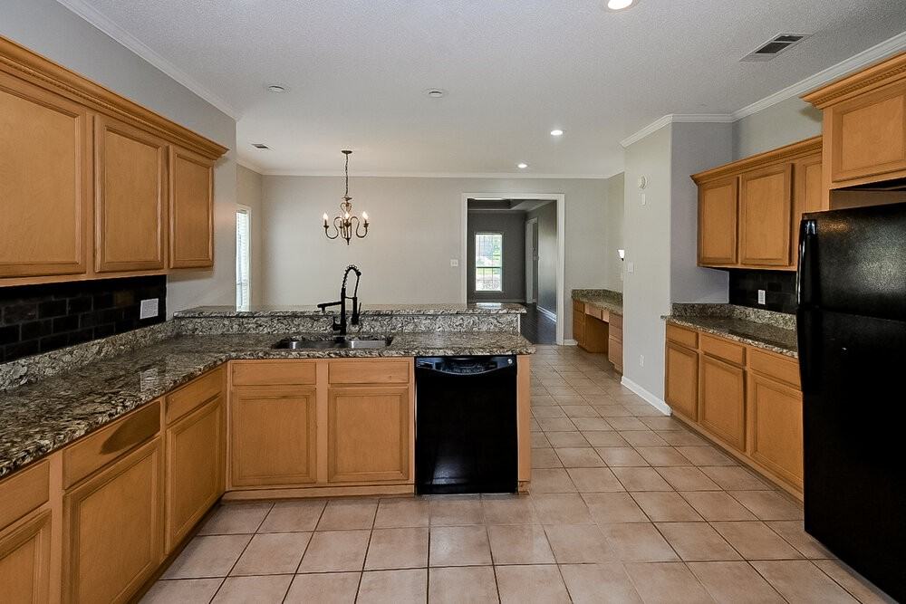 4513 Graystone Dr - Photo 6 of 16