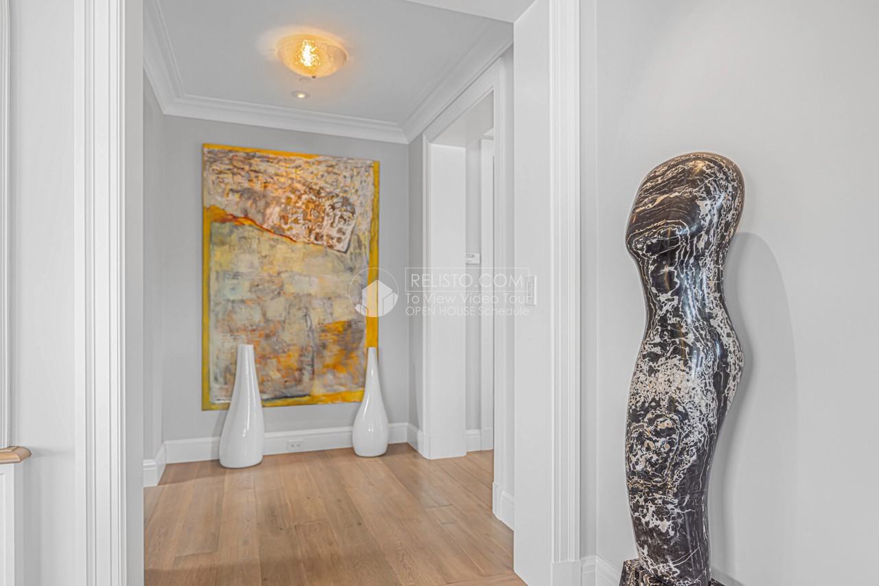 260 Bayview Ave - Photo 3 of 41
