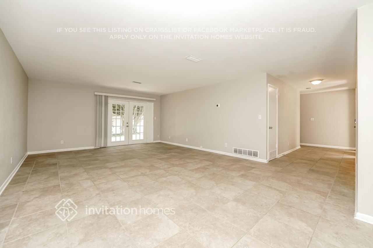 1397 Sunland Rd - Photo 3 of 17