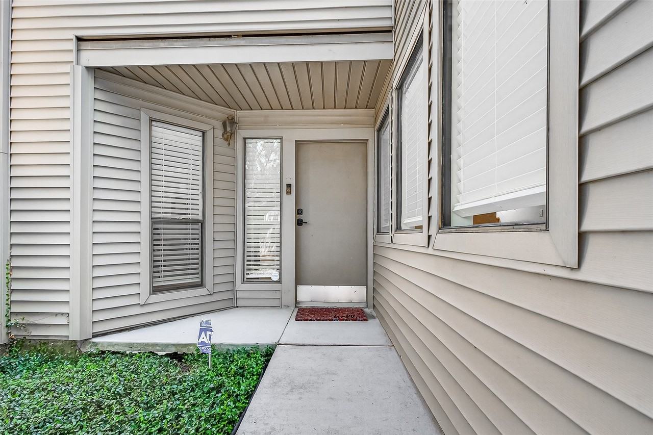 1422 Chardonnay Dr - Photo 3 of 37