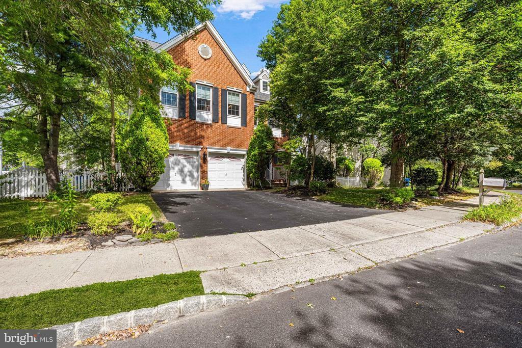 46 Marion Drive - Photo 5 of 50