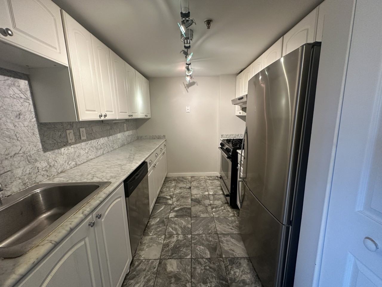 N Beacon St #420 - Photo 3 of 12