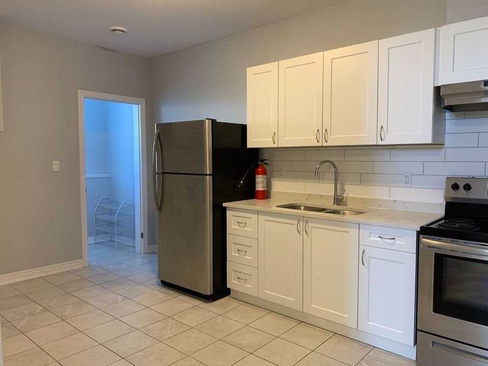 7B Cleveland St., Room B3 (Main Floor), Thorold - Photo 2 of 6