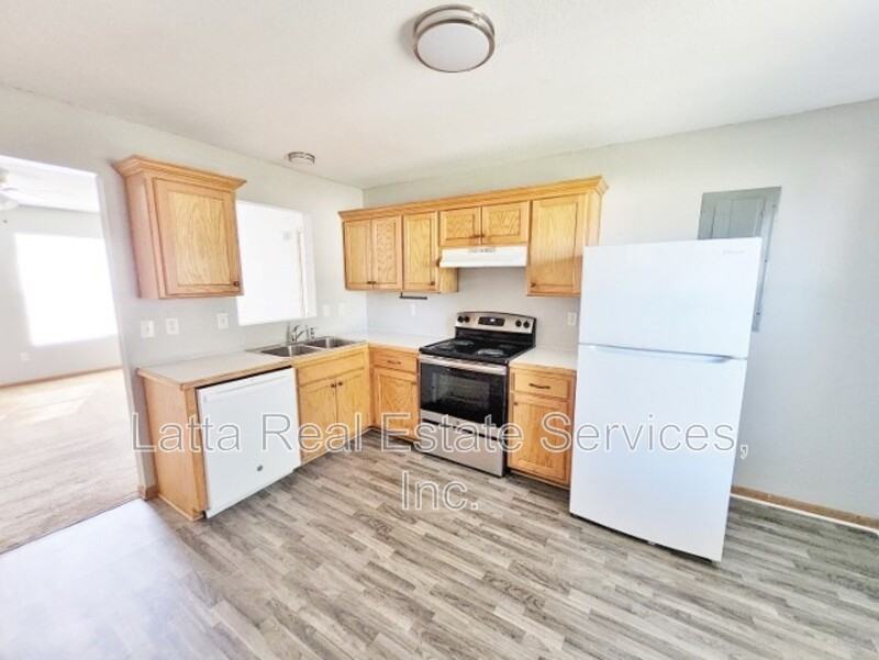 305 W Otway St - Photo 4 of 8