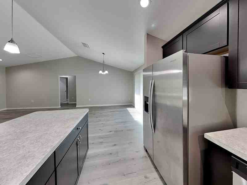 1984 W Magenta Dr - Photo 3 of 16