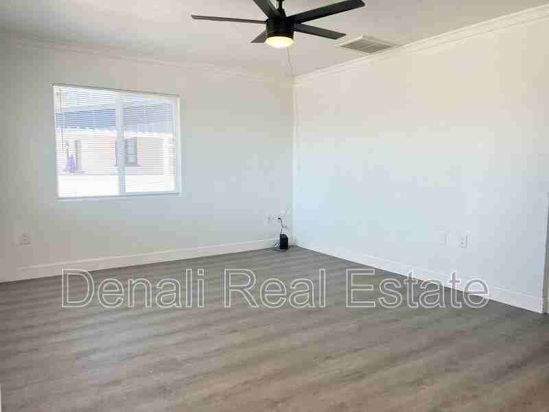 702 W Pepper Pl #A - Photo 2 of 15