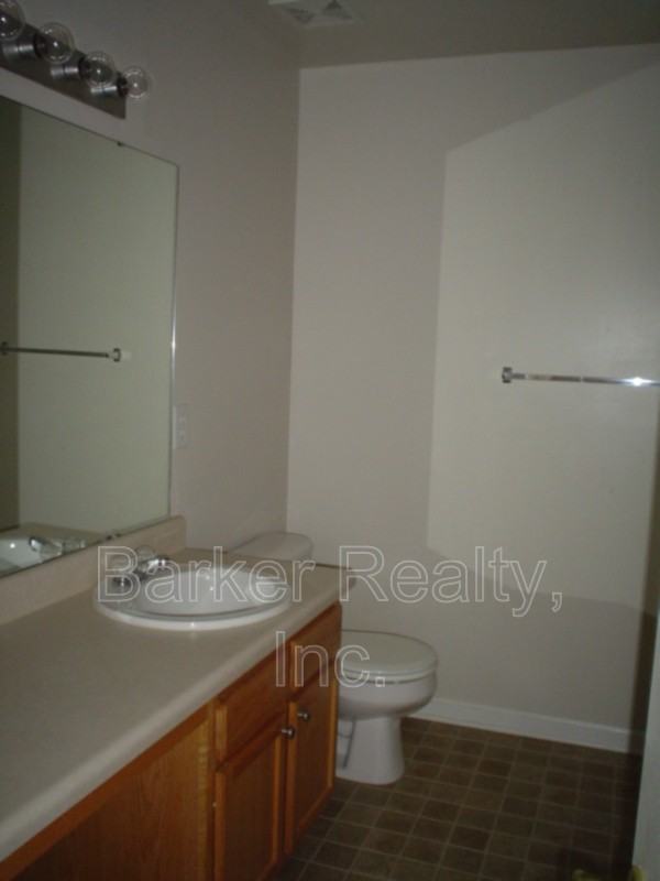 6005 Namozine Ct - Photo 5 of 8
